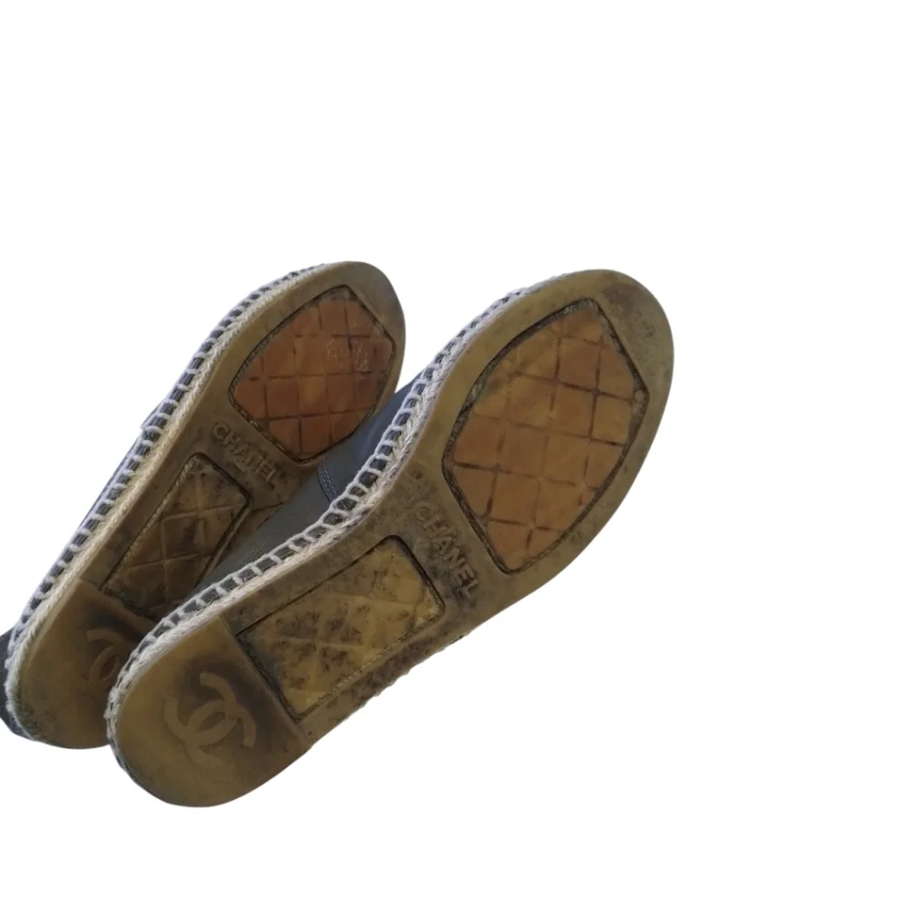 Chanel Interlocking CC Logo Leather Espadrilles Women's 7 Army Green‎